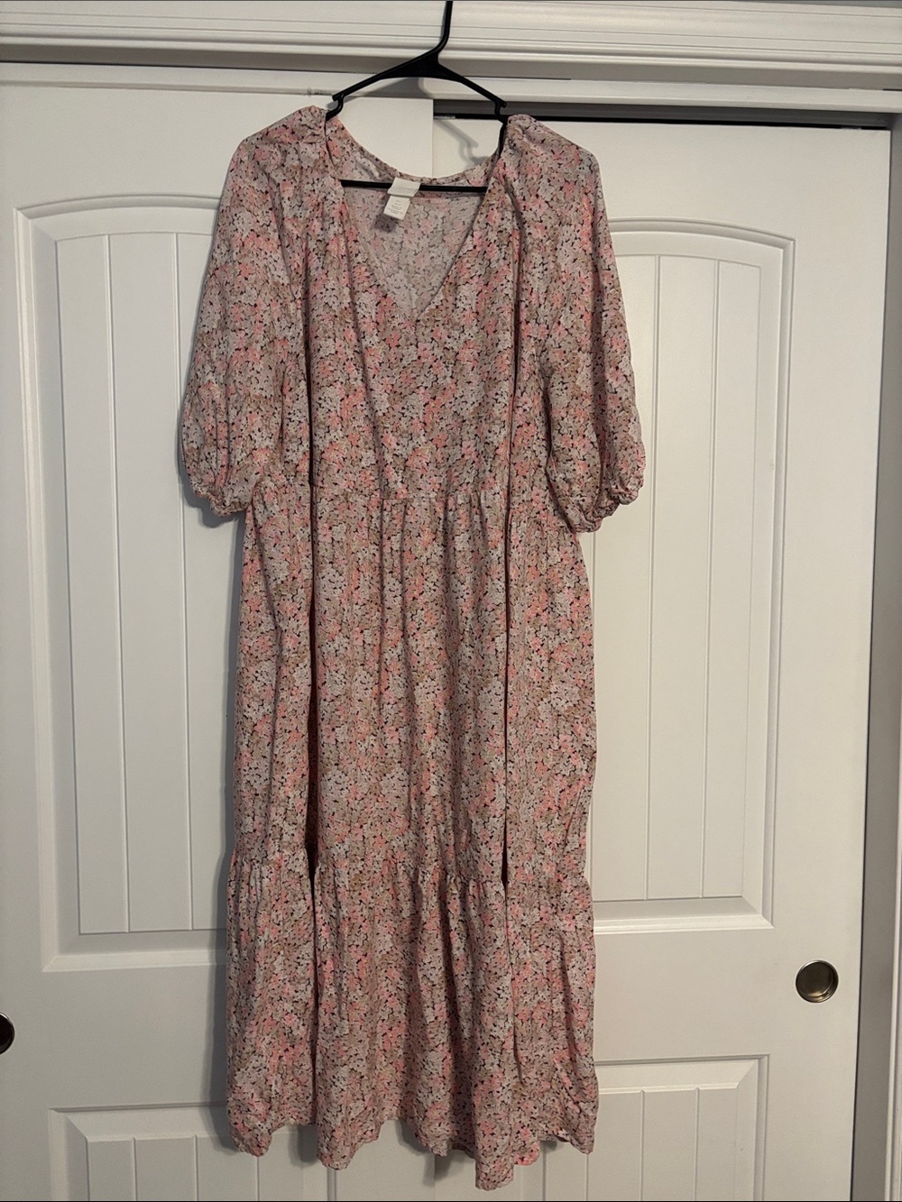 H&M Blush Pink Floral V-Neck Tiered Midi Dress